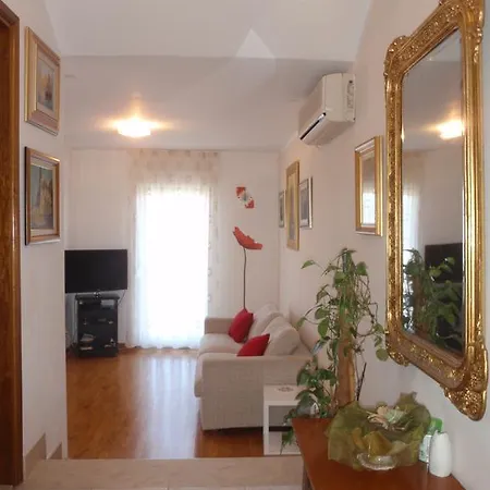 Apartment Mara *