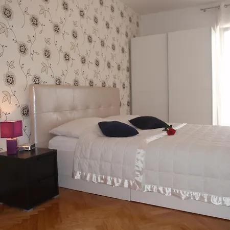 Mara Apartment *