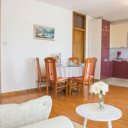 Mara Apartment