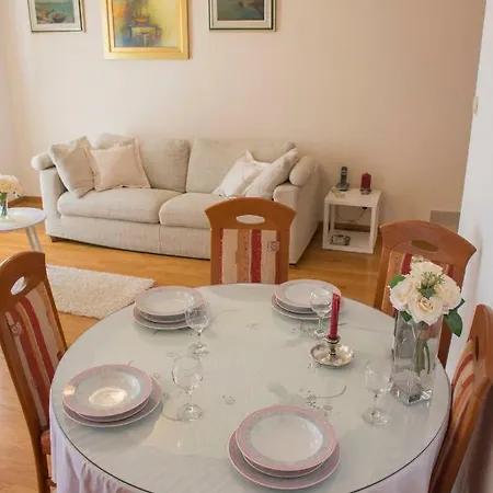 Mara Apartment